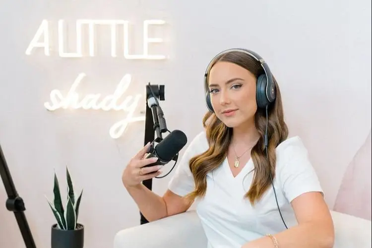 Putri Rapper Legendari Eminem, Hailie Jade Umumkan Podcast Terbaru âJust a Little Shadyâ di Instagram