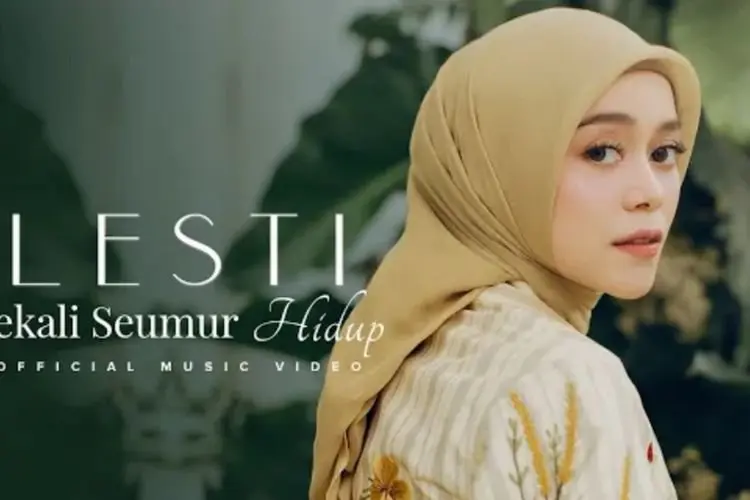 Lirik Lagu Sekali Seumur Hidup â Lesti Kejora