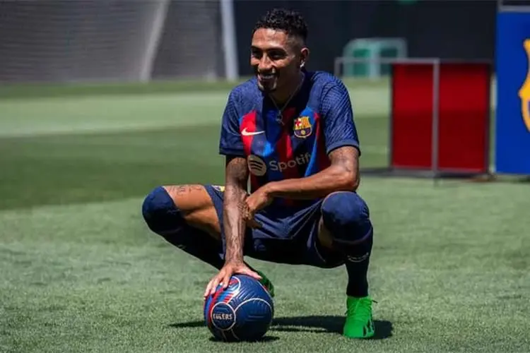 Resmi Gabung Barcelona, Raphinha Gapai Mimpi Masa Kecilnya