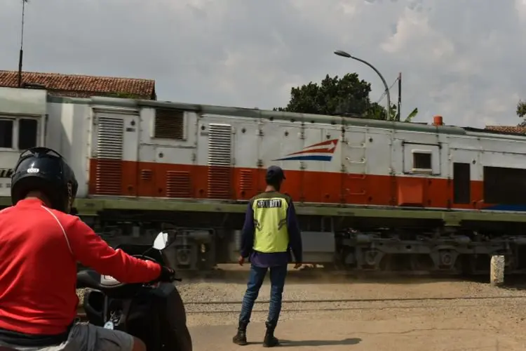 Sempat Tak Bisa Dilintasi Karena Banjir, Jalur Kereta Api Stasiun Garut-Cibatu Kembali Normal
