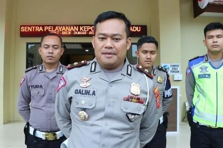 Diduga Mabuk, Bikers Tabrak Truk didepan Kantor Dishub Kota Bogor
