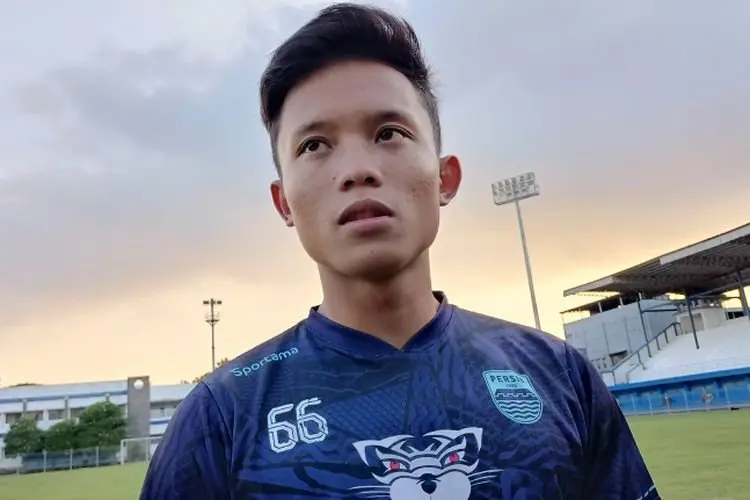 Gemilang, Arsan Makarim Geser Posisi Febri Hariyadi Sebagai Winger Persib