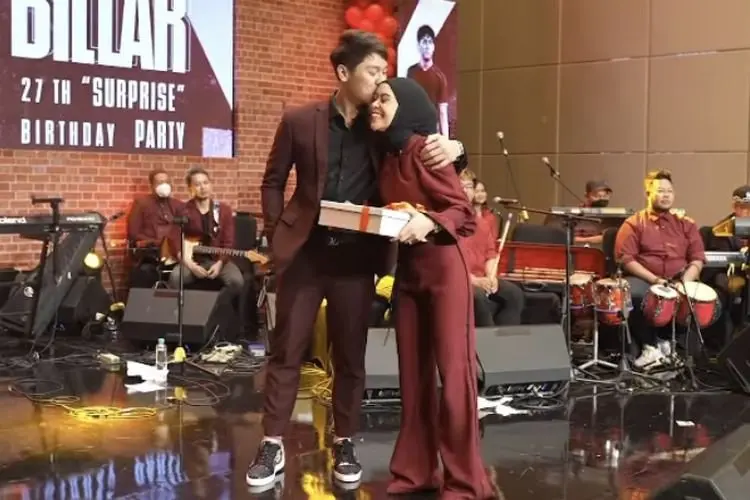 Lesty Kejora Beri Kejutan Kado SultanÂ di Hari Ulang TahunÂ Rizky Billar yang ke 27, Sampai Tak Menyangka!