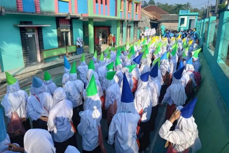 10 Yel Yel MPLS Terbaru dan paling kreatif