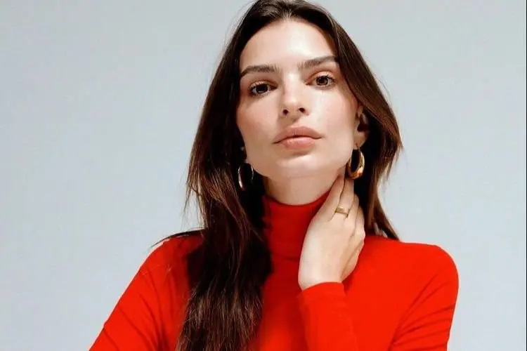 Emily Ratajkowski Ajukan Cerai Terhadap Sebastian Bear McClard, Selingkuh Jadi Alasannya?