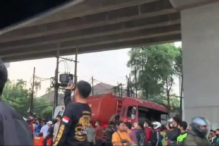 Semua Korban Kecelakaan Truk Pertamina di Cibubur Sudah Diserahkan ke Keluarga