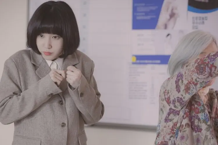 Spoiler Extraordinary Attorney Woo Episode 8: Tim Hanbada Upayakan Menang, Young Woo Alami Perubahan Emosional