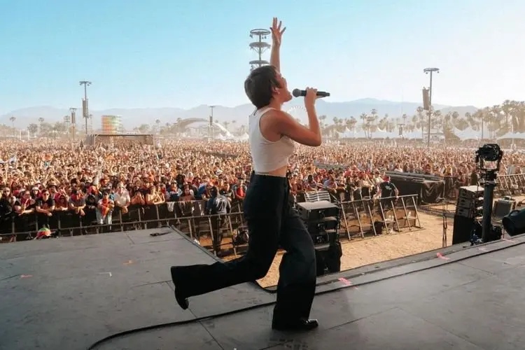 Lirik Lagu Horses â Maggie Rogers