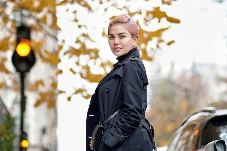 BREAKING NEWS! Nikita Mirzani Ditangkap Polisi, Lagi Jalan-jalan di Mall?