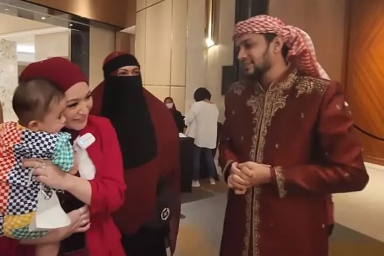 Jawaban Ustadz Kasif Heer Soal Isu Ada Kedekatan dengan Nathalie Holscher: Hubungan Antara Guru dan Murid