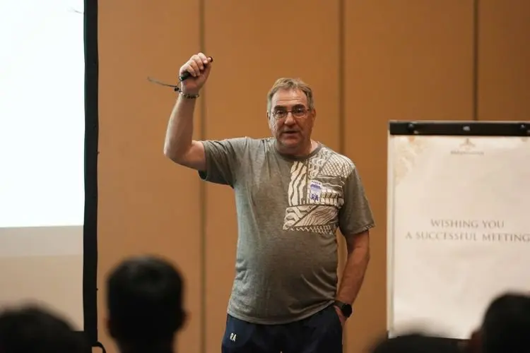 Prediksi Robert Alberts, Laga Perdana Bhayangkara FC Vs Persib Bakal Berlangsung dengan Tensi Tinggi