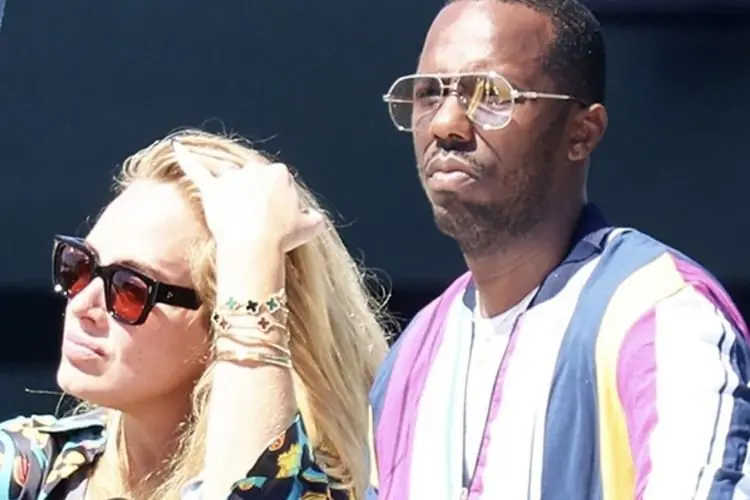 Masih Berlibur di Sardinia, Adele Tertawa Bahagia Bersama Rich Paul, Musim Panas yang Indah!