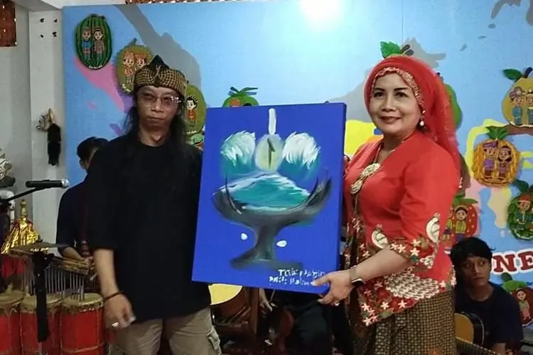 Halimah Munawir Bersama Para Sastrawan Gelar Kearifan Sastra Sunda