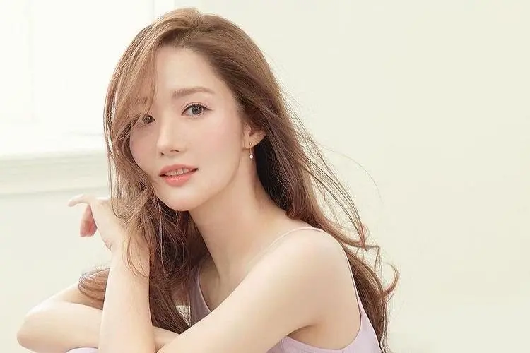Kekasih dan Mantan Pacar Park Min Young Bertemu dalam Pesta Pribadi, Ada Apa?