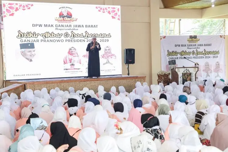 Ribuan Relawan Mak Ganjar Jabar Lantunkan Doa Terbaik untuk Indonesia