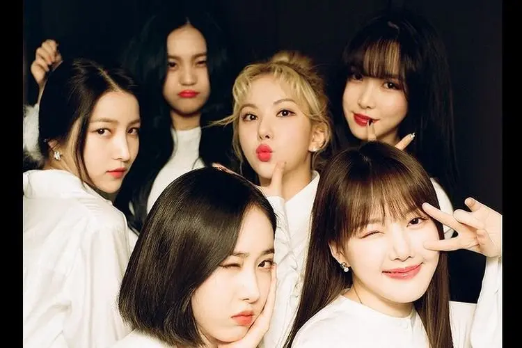 Source Music Gagal Dapatkan Hak Cipta Atas Nama 'GFRIEND',  Girl Grup Ini Bisa Lakukan Reuni?