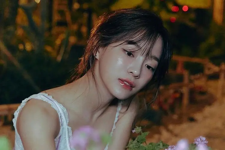 Dituduh Lakukan Operasi Plastik di Kelop Mata, Begini Tanggapan Kim Sejeong