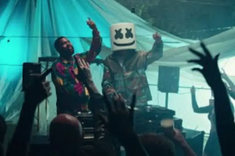 Lirik Lagu "American Psycho" Marshmello feat. Mae Muller and Trippie Redd
