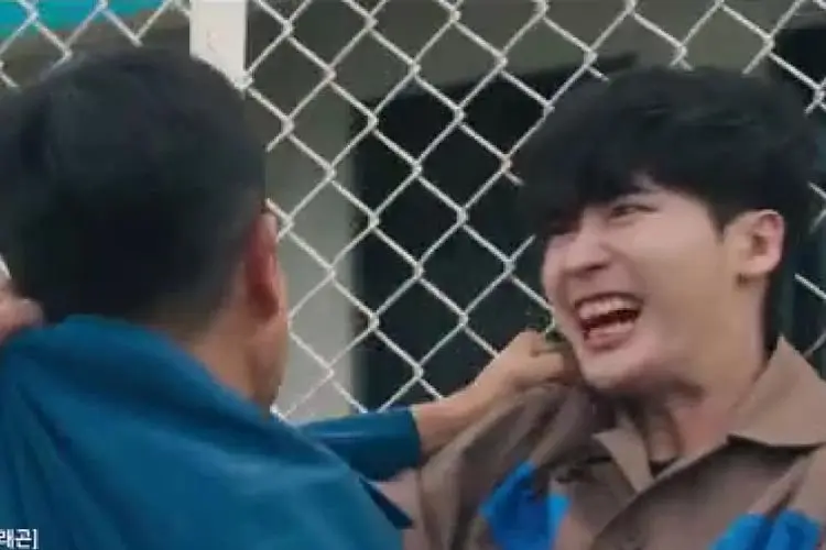Spoiler Big Mouth Episode 3 : Kembali Gagal Lakukan Bunuh Diri, Park Chang Ho Hajar Sosok Ini