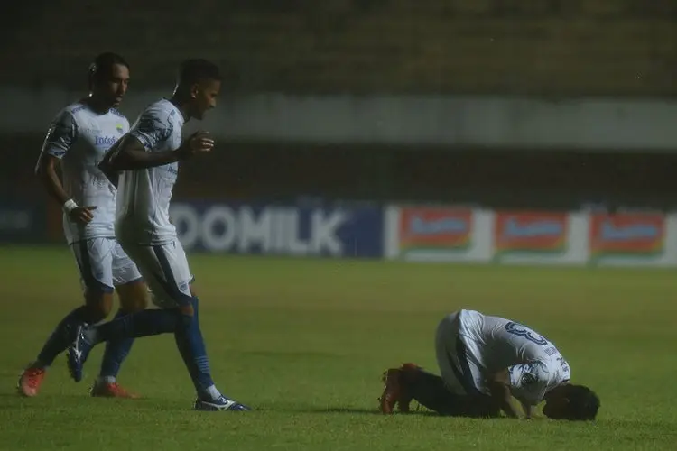 Pulih, Febri Hariyadi dan Ricky Kambuaya Berpeluang Tampil Hadapi Borneo FC