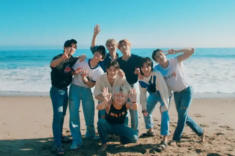 Rayakan Ulang Tahun Pertama Fandom Stay, Stray Kids Beri Hadiah Single Baru