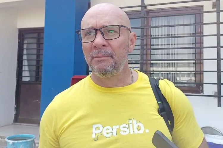 Ucap Salam Perpisahan Setelah 5 Tahun Melatih, Luizinho Passos Bakal Tinggalkan Persib