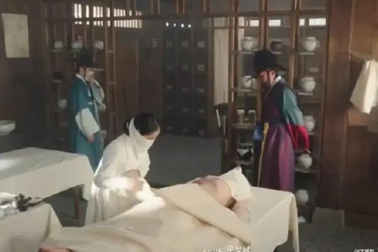 Spoiler Poong The Joseon Psychiatrist Episode 3 : Seo Eun Woo Lakukan Autopsi Korban Pembunuhan Demi Cari...