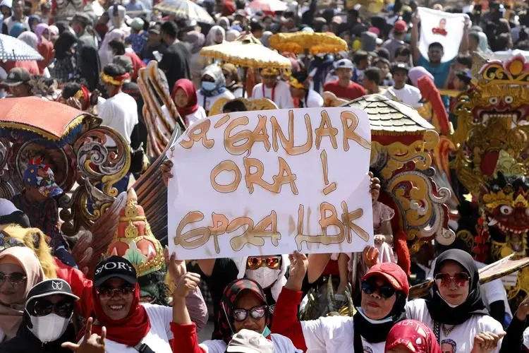 Ribuan Masyarakat Padati Arak-arakan Singa Depok yang Digagas OMG