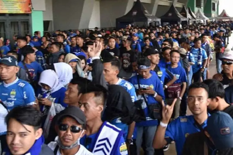 Fans Persija Diduga Keroyok Bobotoh dan Curi 2 Ponselnya