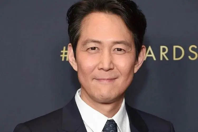 Lee Jung Jae Curhat Pertama Kalinya Jadi Sutradara untuk Film 'Hunt': Sulit Secara Fisik dan Mental