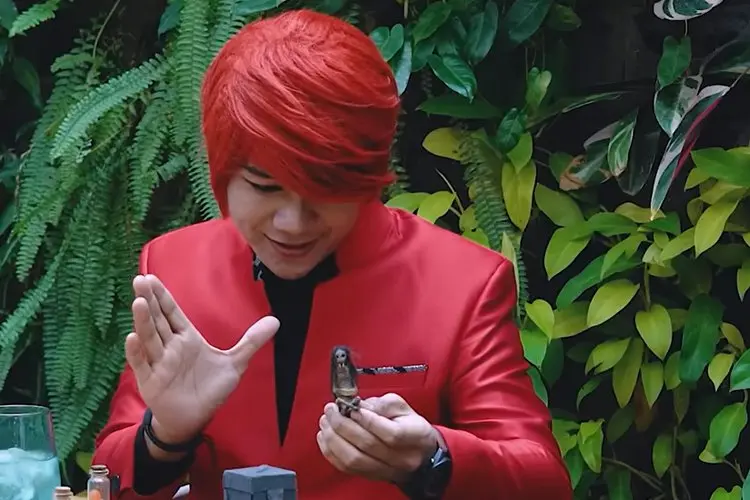 Pesulap Merah Bongkar Cara Cek Minuman Berwarna yang Terdapat Racun Didalamnya