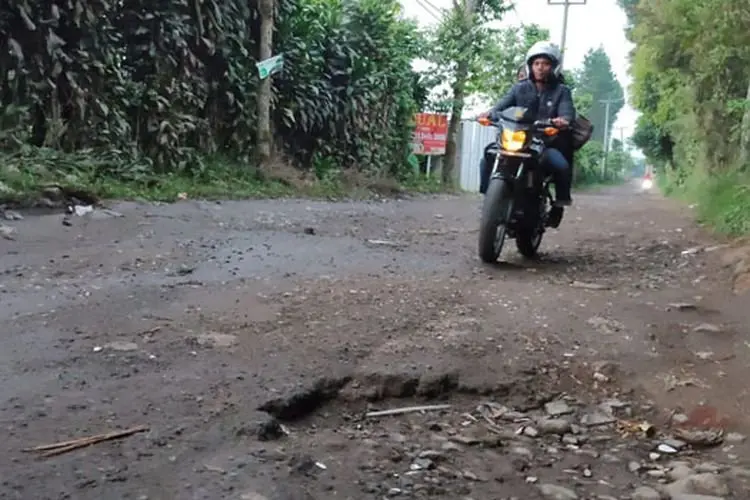 73 Persen Jalan di Jabar Rusak, DPRD Jabar Sebut Perlu Ada Suntikan Dana