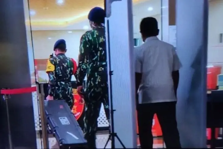 Anggota Brimob Datangi Bareskrim Lagi, Bawa Barang Bukti Ferdy Sambo Cs?