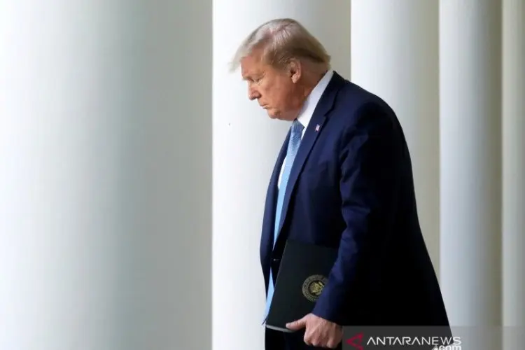Donald Trump Bungkam Ketika Diperiksa Jaksa Agung New York