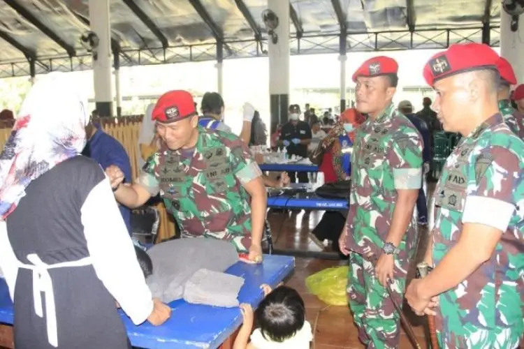 Rayakan HUT RI ke-77, Grup 1 Kopassus Gelar Sunatan Masal