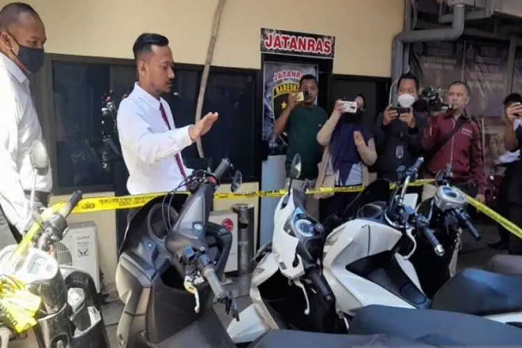 RUSAK!!! Pura-pura Razia, Dua Oknum Polisi Rampas Sepeda Motor di Banjarmasin, Barbuk Ada di Purukcahu