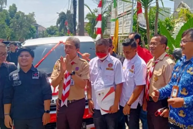 Repdem Kota Bogor Serahkan Ambulans Siaga ke Karang Taruna Tegallega untuk Dimanfaatkan