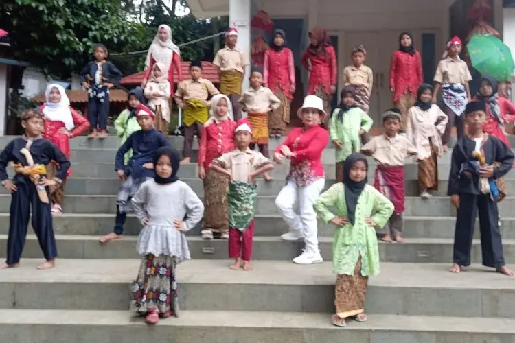 Meriahnya Perayaan HUT RI ke 77 di Desa Kuta
