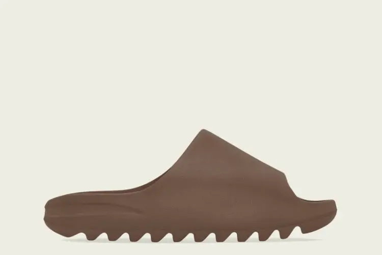 Begini Penampakan YEEZY SLIDE Flax Kolaborasi Adidas+YEEZY