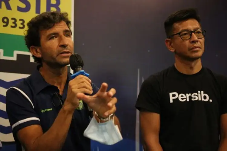 Luis Milla Buka-bukaan Terima Pinangan Persib Jadi Pelatih