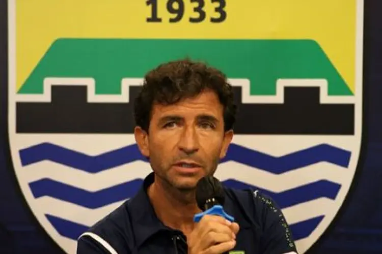 Persib Masih Jalani Pertandingan di Bulan Puasa, Ini Ungkapan Luis Milla