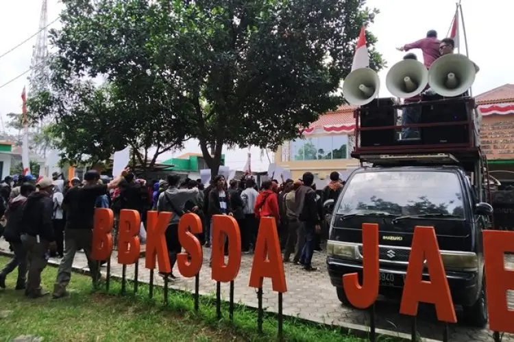 Minta Kepastian Nasib, Puluhan Petani Penyadap Getah di Sumedang Datangi BBKSDA Jabar