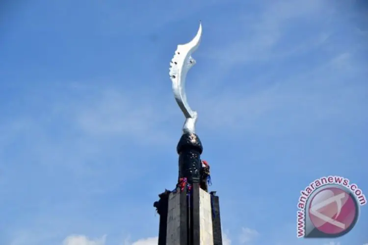 Dukung Festival, Merah Putih Berkibar di Tugu Kujang Sebulan Penuh