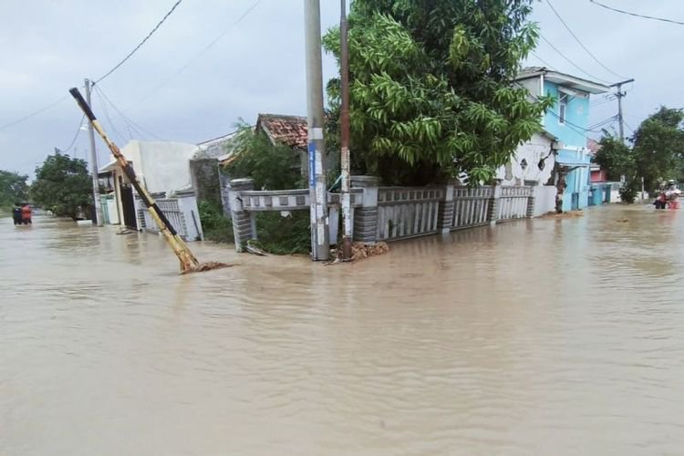 Ratusan Rumah di Cilamaya Karawang Terendam Banjir