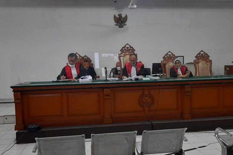 Korupsi Bansos Covid-19, Bupati Bandung Barat Aa Umbara Divonis 5 Tahun Bui