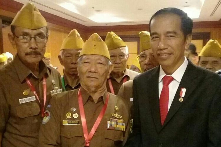 Hari Pahlawan 2021: Mantan Kopral di Cirebon Sedih, Nasionalisme Generasi Zaman Now Parah!