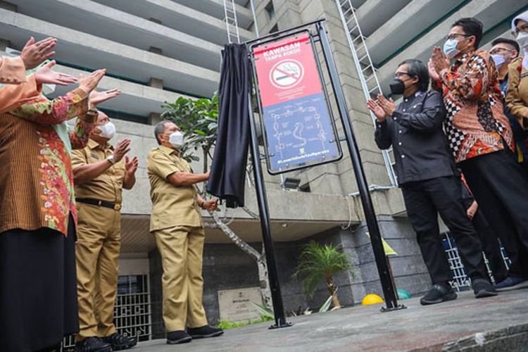 Ingatkan Bahaya Rokok, Oded Resmikan 4 KTR Baru di Kota Bandung