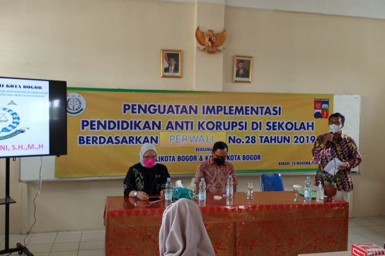 Cegah Korupsi, 40 Kepala Sekolah SMP Di Kota Bogor Diberi Pengarahan ...