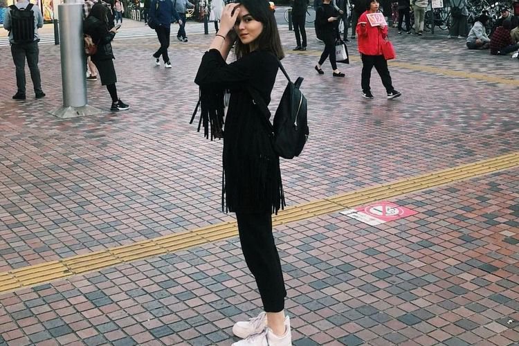 Ini Profil Laura Anna, Selebgram dan Model Cantik yang Lumpuh Karena ...