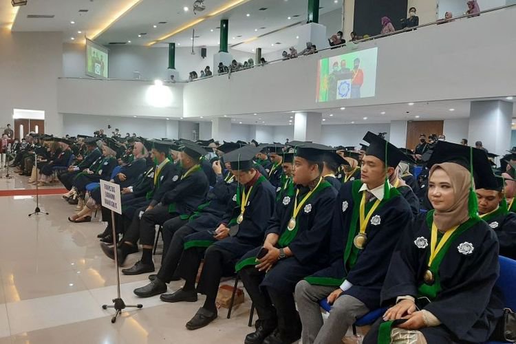 UM Bandung Gelar Wisuda ke-2 Program Sarjana, Ini Kata Rektor